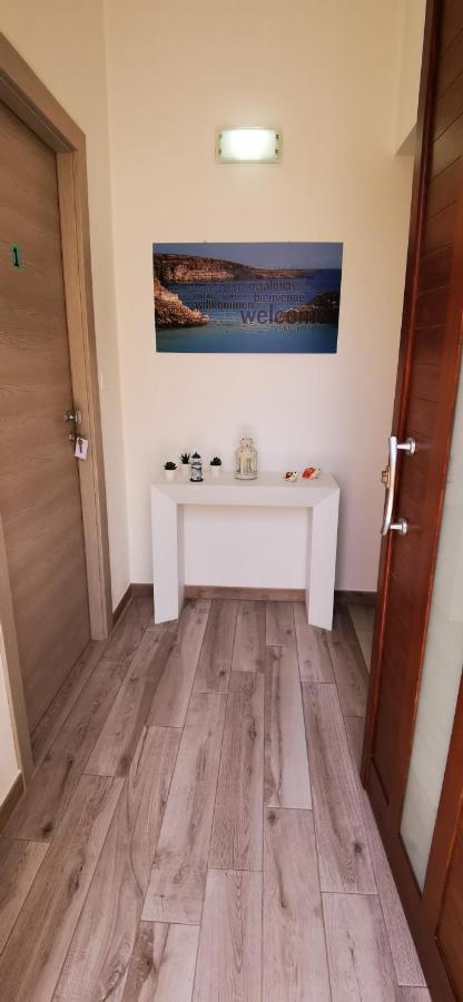 Perla Del Sud - Guest House ランペドゥーザ エクステリア 写真