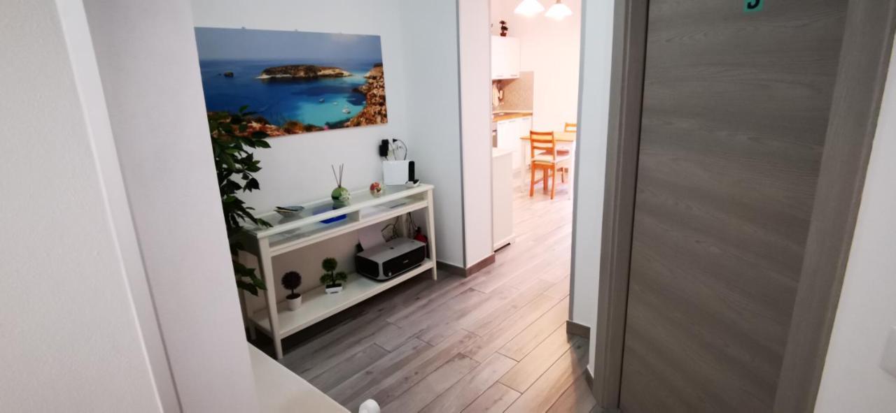 Perla Del Sud - Guest House ランペドゥーザ エクステリア 写真