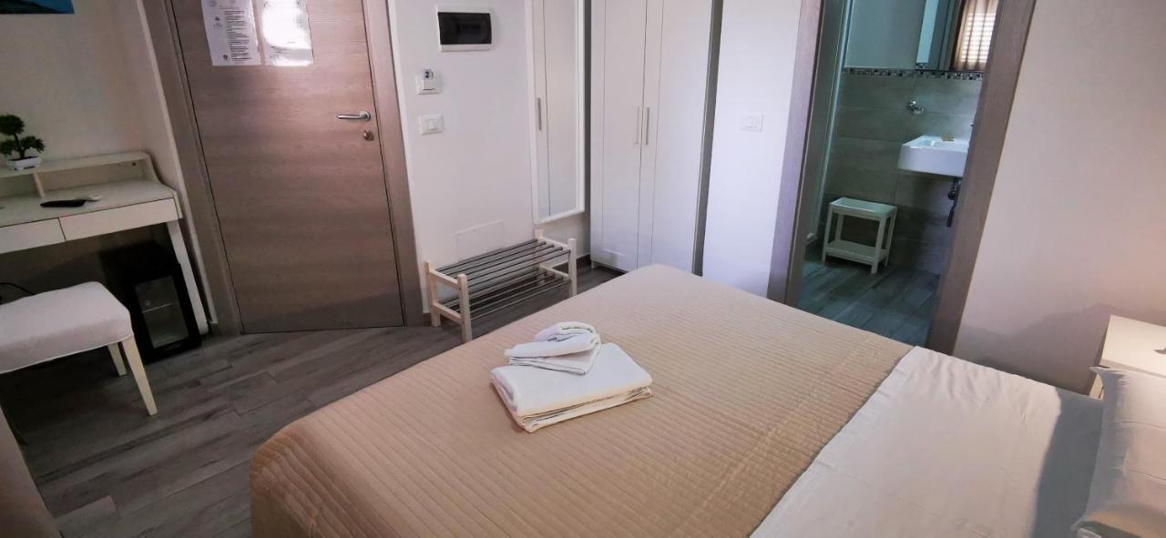 Perla Del Sud - Guest House ランペドゥーザ エクステリア 写真