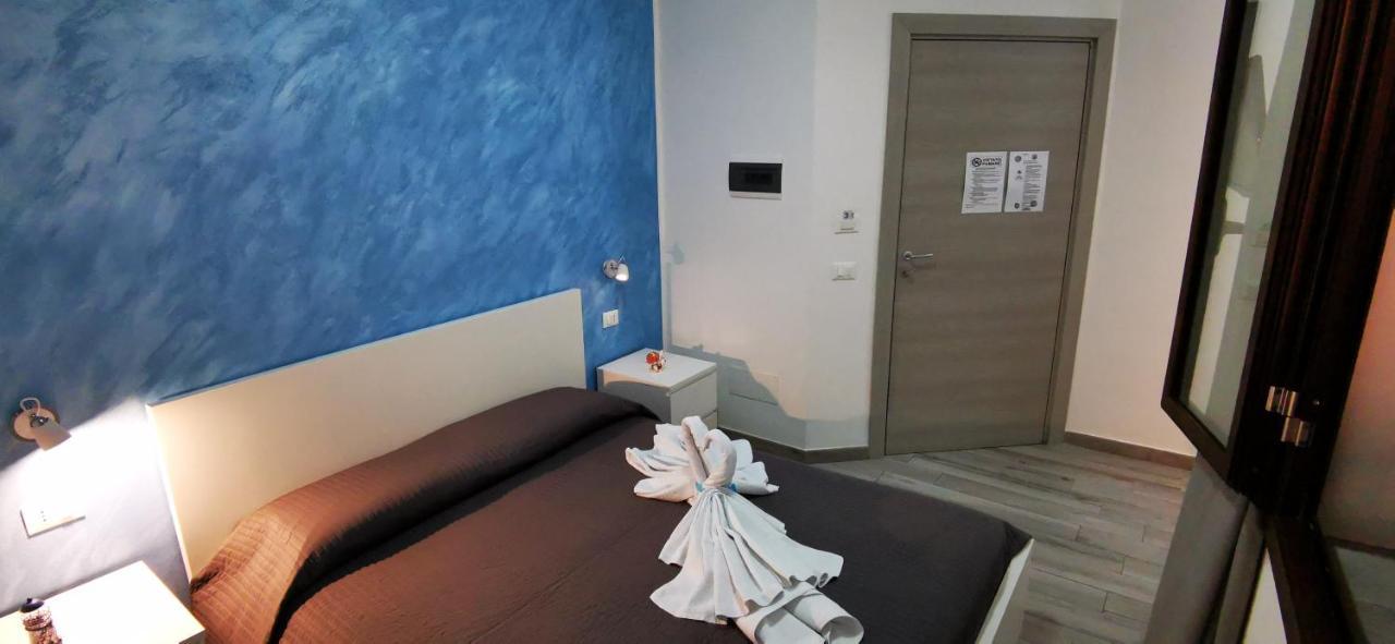 Perla Del Sud - Guest House ランペドゥーザ エクステリア 写真