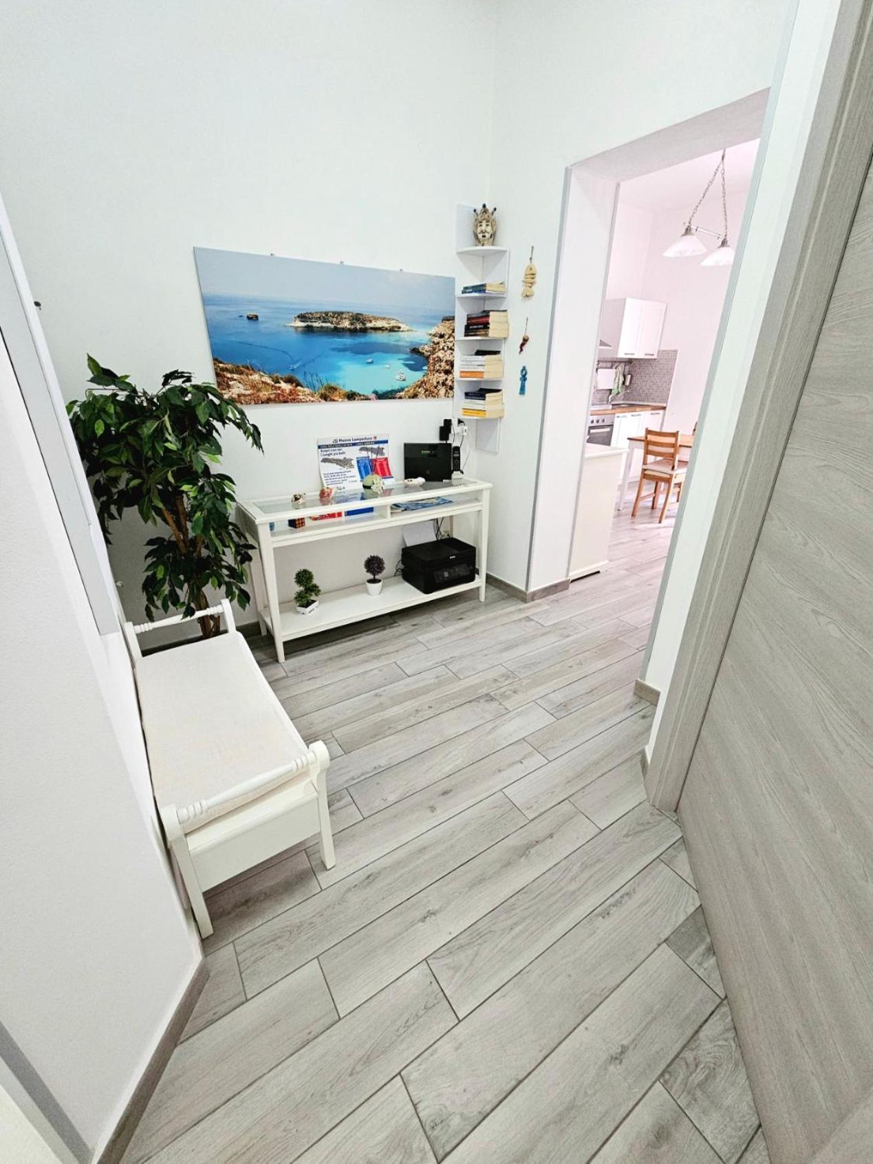Perla Del Sud - Guest House ランペドゥーザ エクステリア 写真
